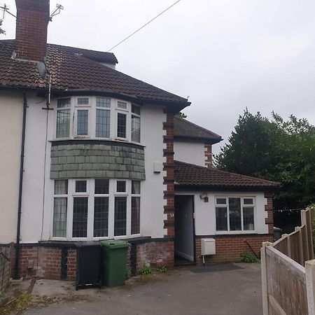 Mother-In-Law Guest House Hotel Leeds Exteriör bild